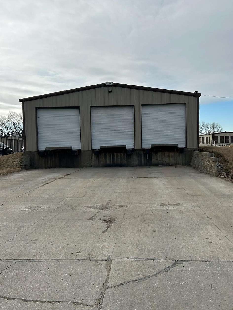 3 Acres of Commercial Land for Sale in Sioux City, Iowa