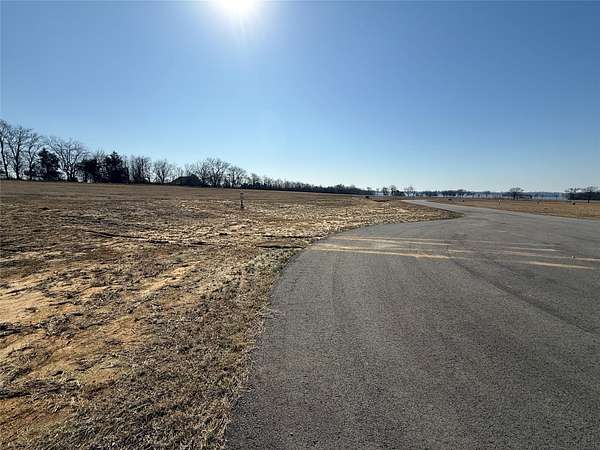 1 Acre of Land for Sale in Honey Grove, Texas