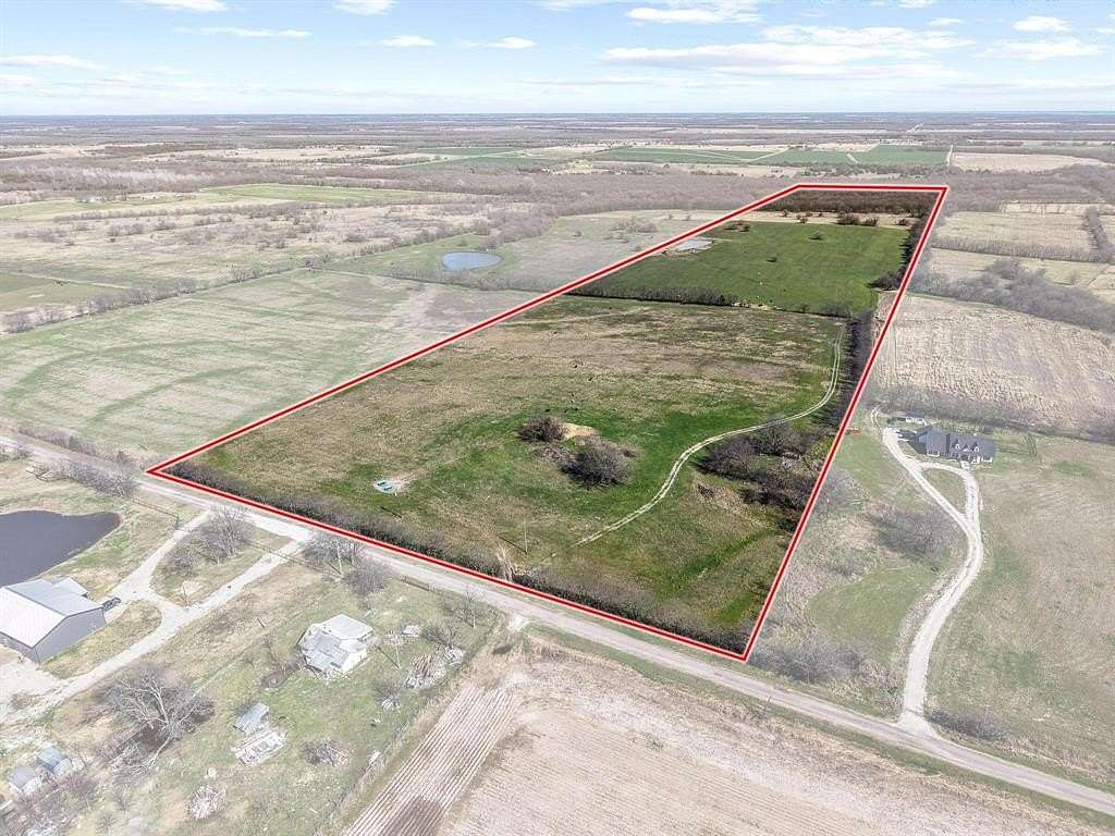 56.9 Acres of Agricultural & Residential Land for Sale in Commerce, Texas