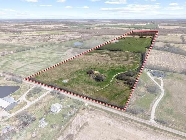 56.9 Acres of Agricultural & Residential Land for Sale in Commerce, Texas