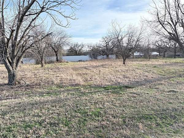 1.28 Acres of Residential Land for Sale in Mineral Wells, Texas