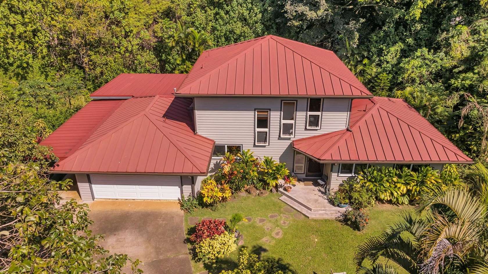 2.13 Acres of Land with Home for Sale in Haʻikū, Hawaii