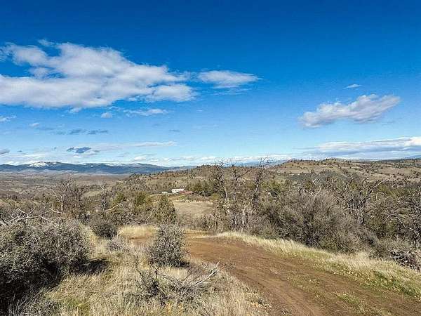 40 Acres of Recreational & Residential Land for Sale in Hornbrook, California
