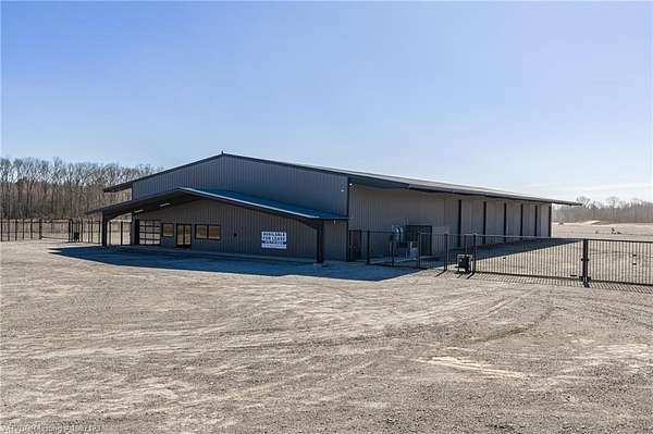 5.52 Acres of Improved Commercial Land for Lease in Van Buren, Arkansas