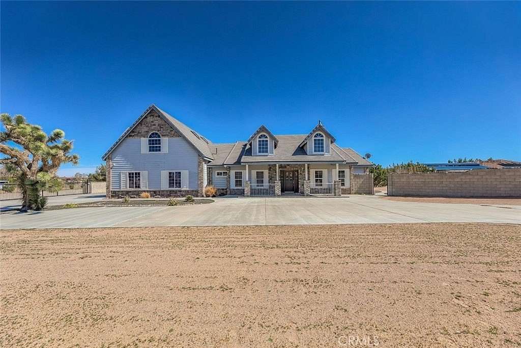 2.61 Acres of Land with Home for Lease in Palmdale, California