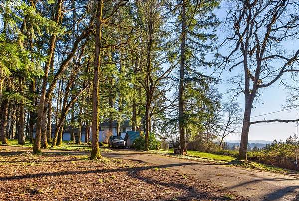 12.7 Acres of Land with Home for Sale in Dayton, Oregon