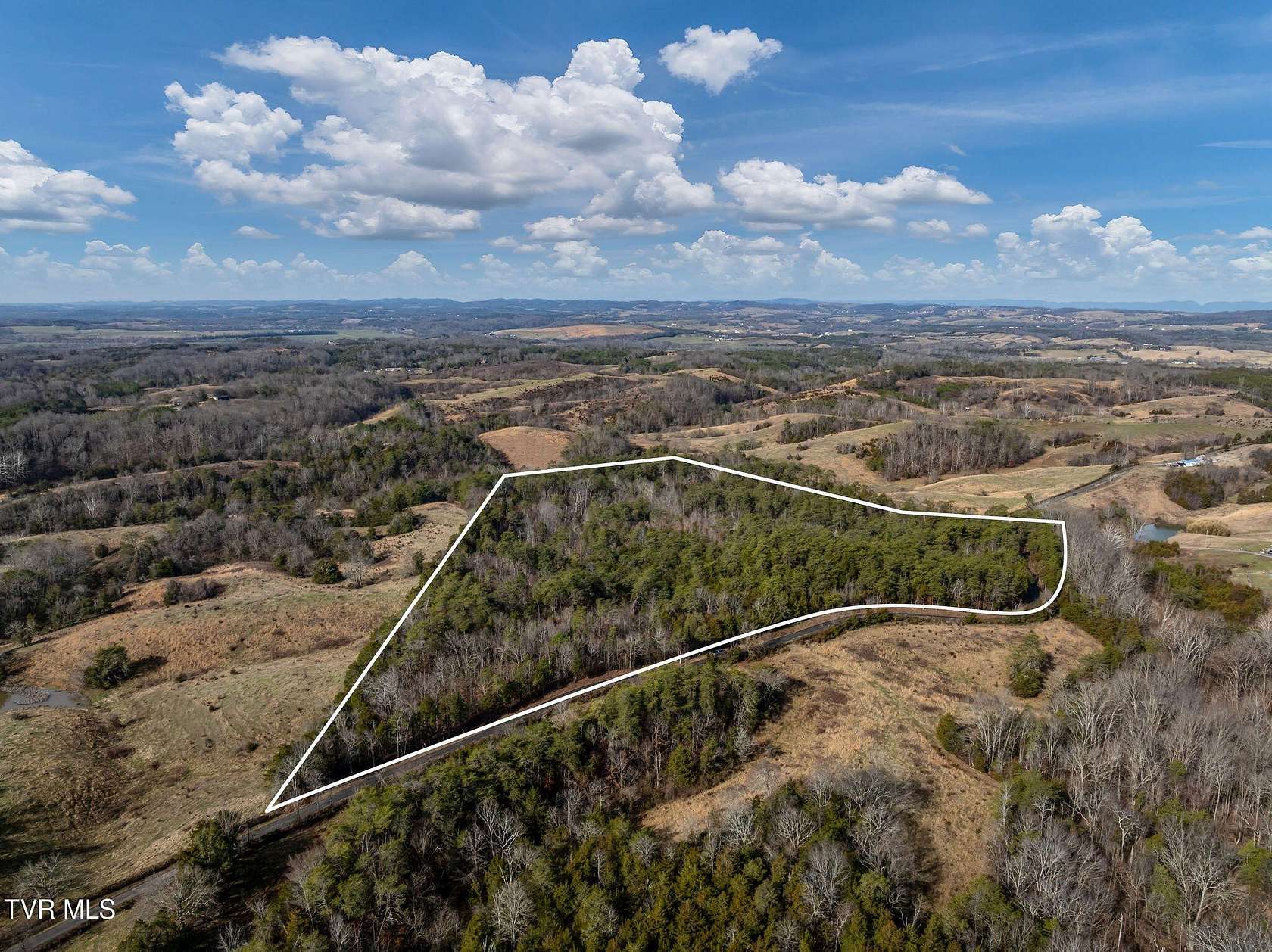 27 Acres of Recreational & Residential Land for Sale in Mohawk, Tennessee