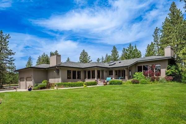 5.4 Acres of Land with Home for Sale in Spokane, Washington