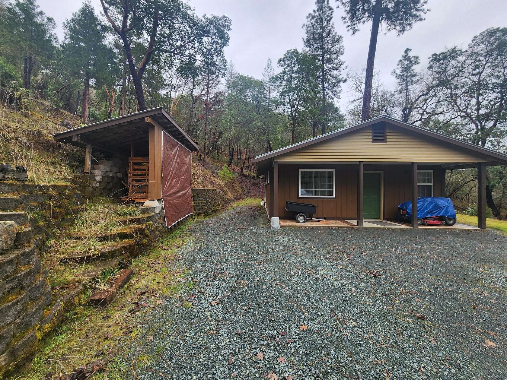 40 Acres of Land with Home for Sale in Rogue River, Oregon