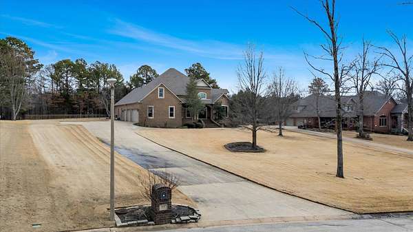 1.5 Acres of Land with Home for Sale in Jonesboro, Arkansas