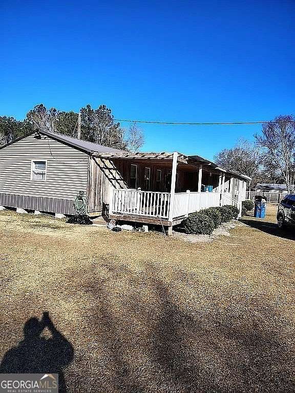 2.55 Acres of Land with Home for Sale in Waycross, Georgia