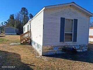 22.2 Acres of Land with Home for Lease in Jacksonville, North Carolina