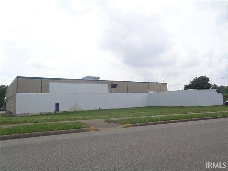 2.85 Acres of Mixed-Use Land for Sale in Huntingburg, Indiana