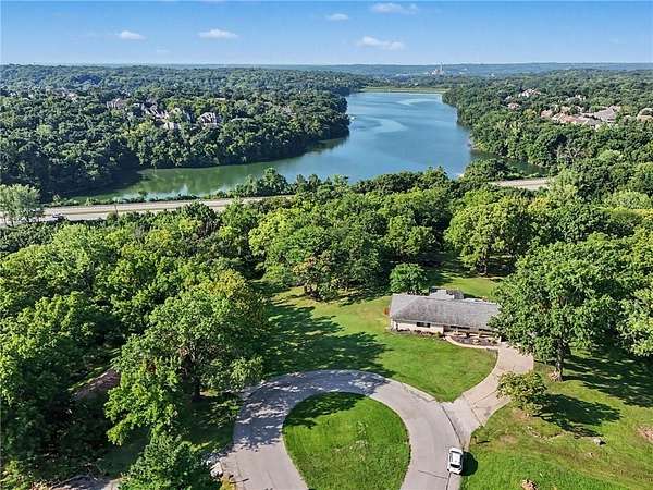 0.93 Acres of Residential Land for Sale in Parkville, Missouri