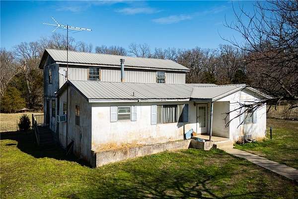 25 Acres of Land with Home for Sale in Summers, Arkansas