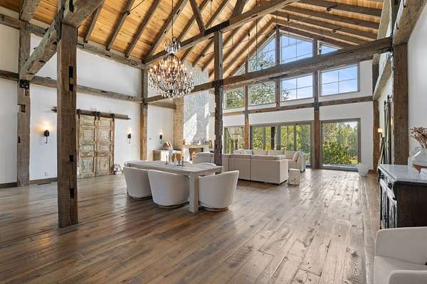 13.9 Acres of Land with Home for Sale in Franklin, Tennessee