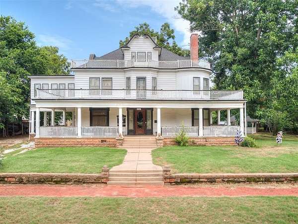 6 Acres of Land with Home for Sale in Guthrie, Oklahoma