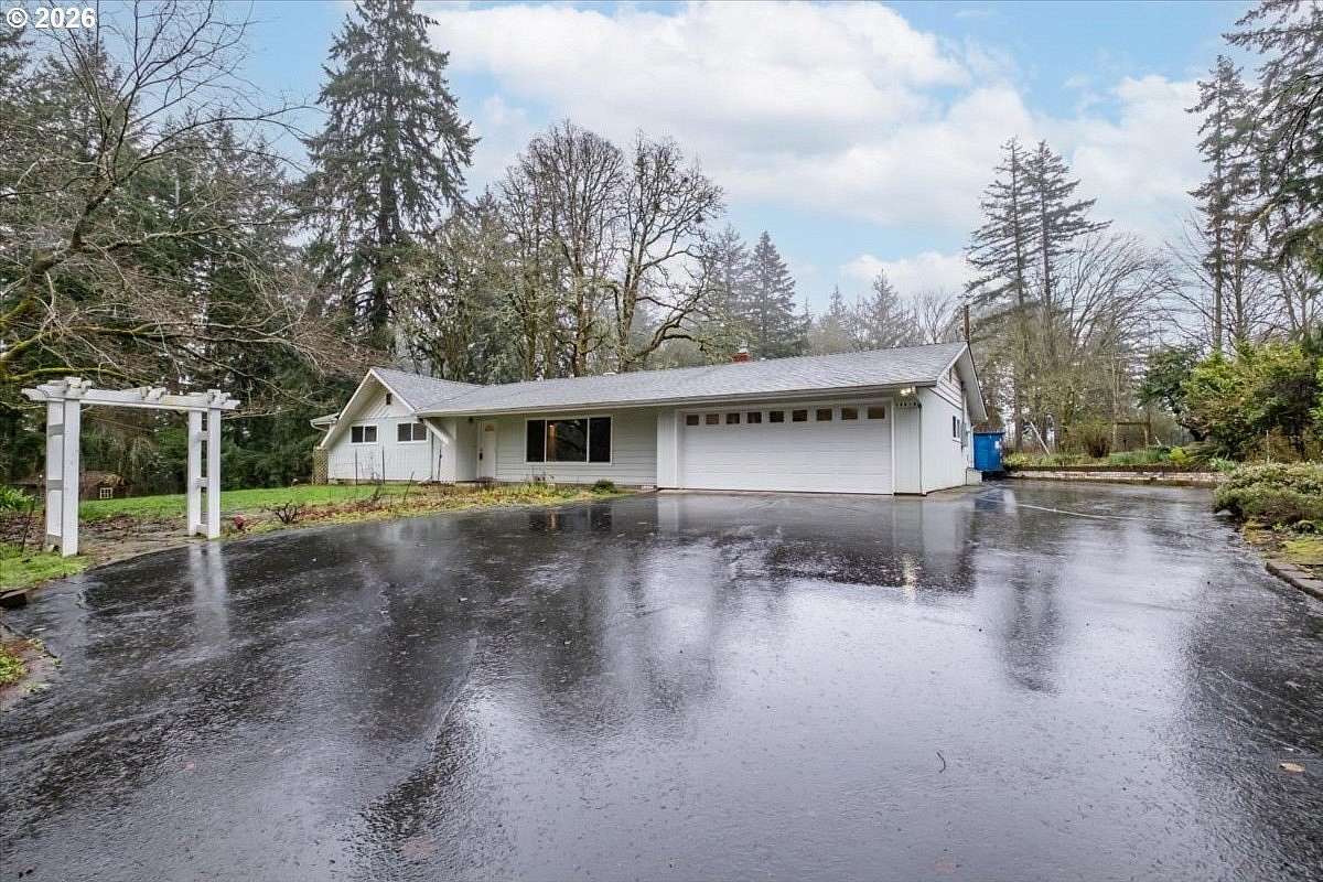 1.55 Acres of Improved Mixed-Use Land for Sale in Albany, Oregon