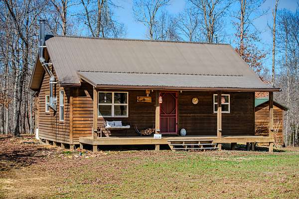 105 Acres of Land for Sale in Linden, Tennessee