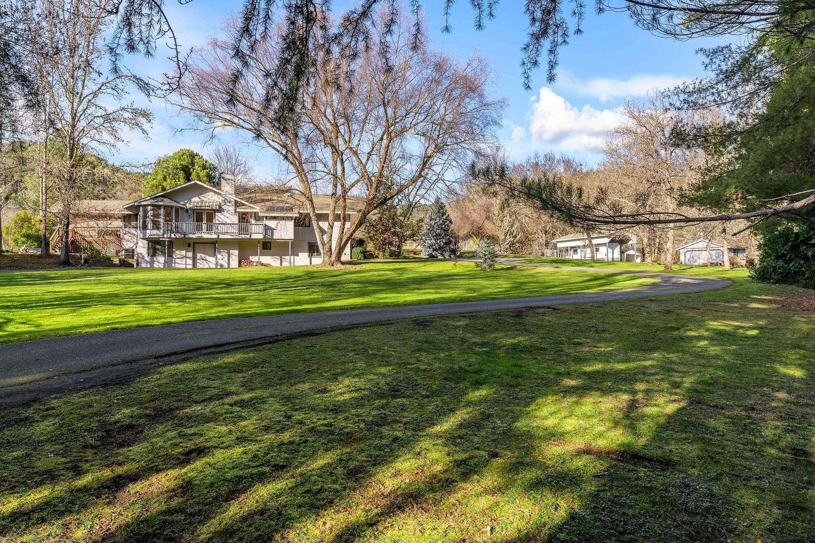 2.62 Acres of Land with Home for Sale in Rogue River, Oregon