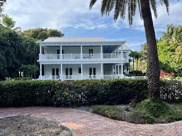 1.68 Acres of Land with Home for Sale in Upper Matecumbe Key, Florida