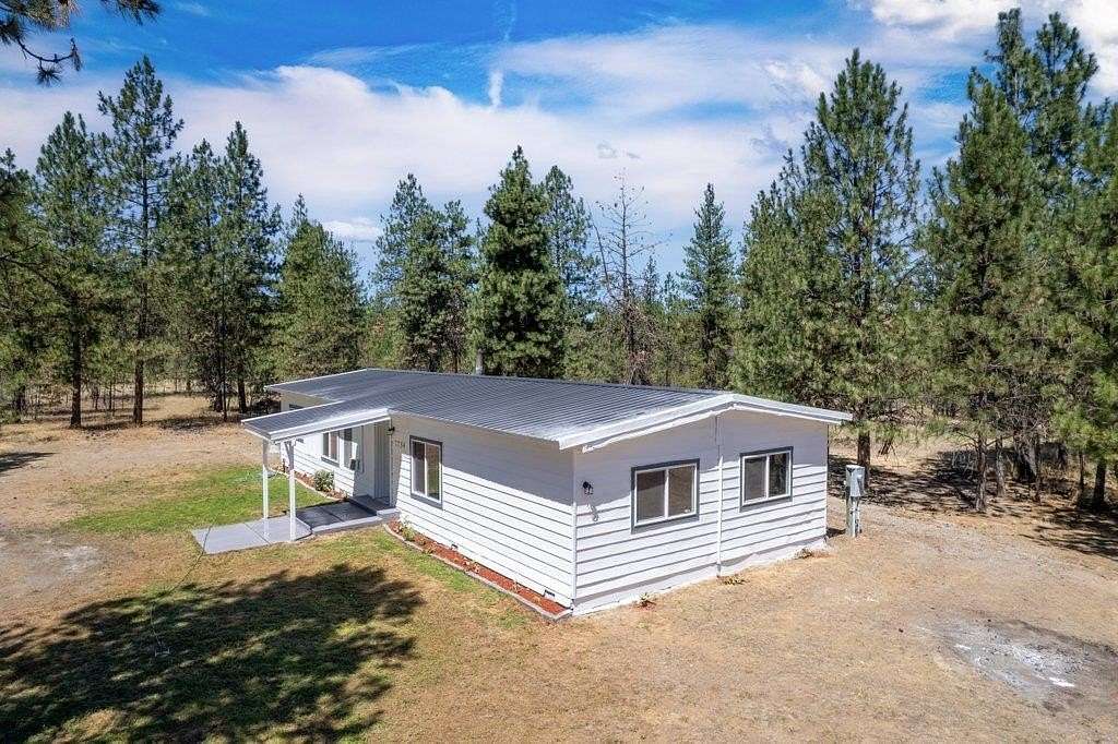 4.7 Acres of Land with Home for Sale in Ford, Washington