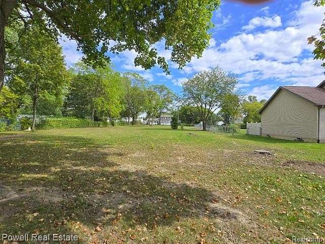 0.85 Acres of Residential Land for Sale in Flint, Michigan