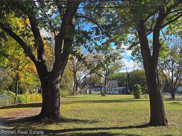 0.85 Acres of Residential Land for Sale in Flint, Michigan