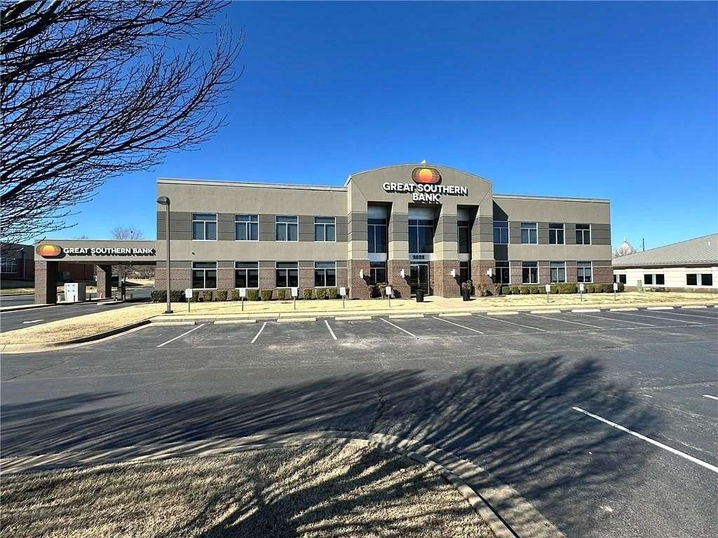 2.59 Acres of Improved Commercial Land for Sale in Rogers, Arkansas