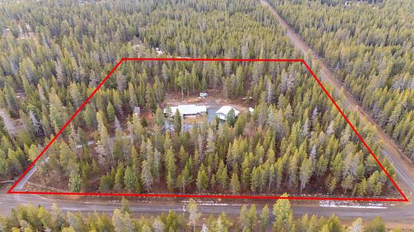 9.3 Acres of Land with Home for Sale in La Pine, Oregon