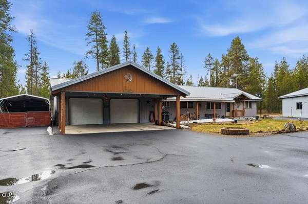 9.3 Acres of Land with Home for Sale in La Pine, Oregon