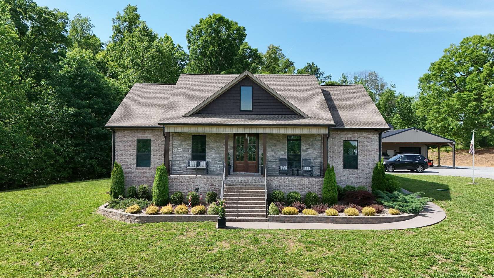 8.13 Acres of Land with Home for Sale in Cottontown, Tennessee