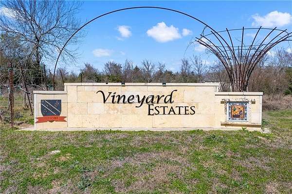 1 Acre of Mixed-Use Land for Sale in Bryan, Texas