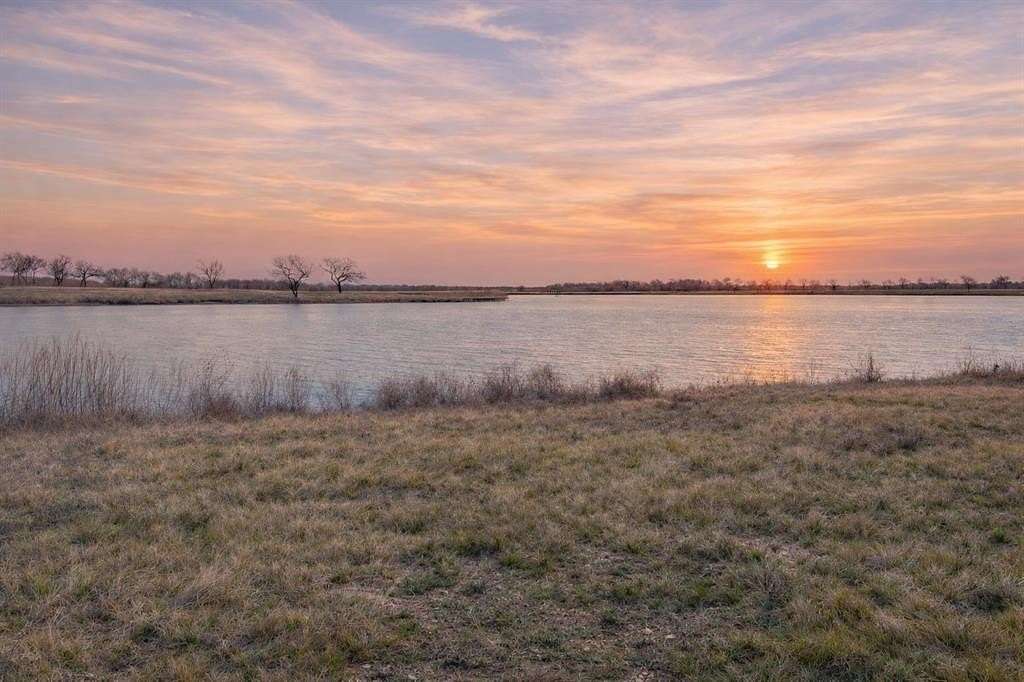 1.78 Acres of Residential Land for Sale in Corsicana, Texas