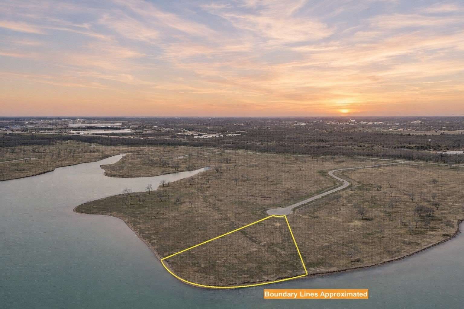 1.78 Acres of Residential Land for Sale in Corsicana, Texas