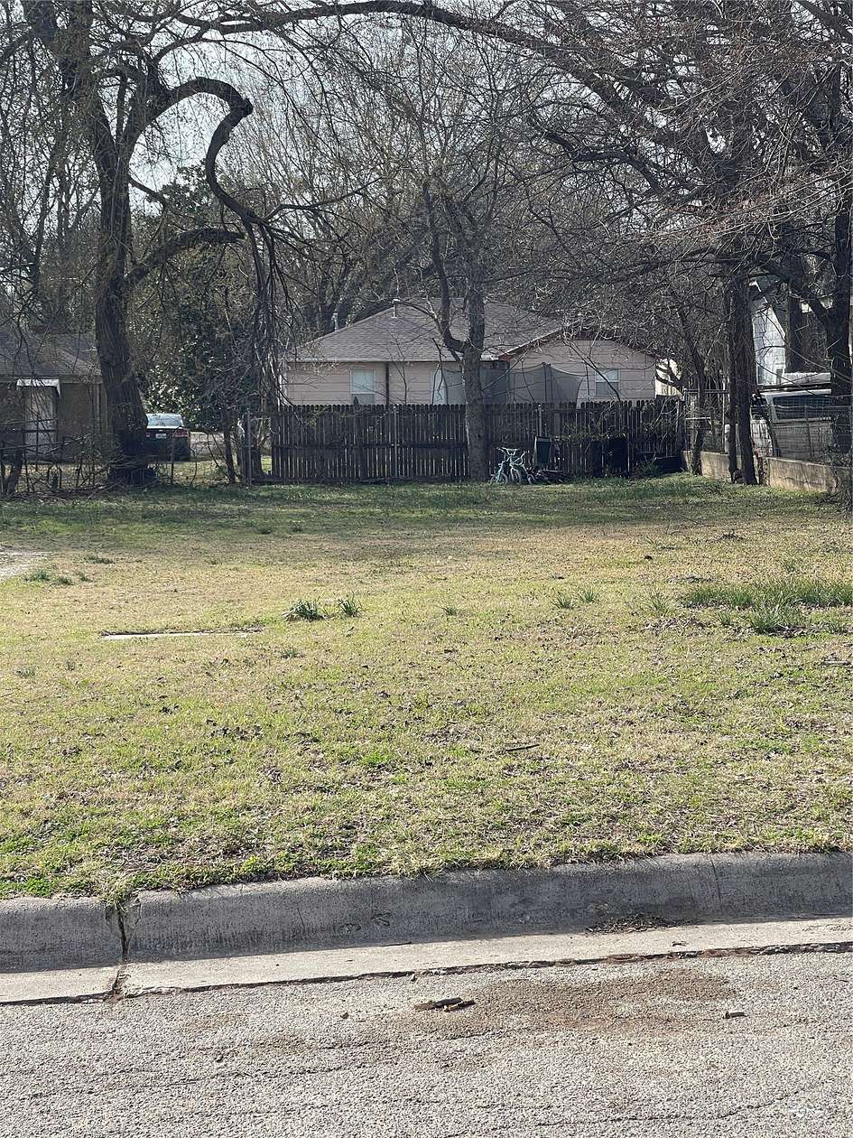 0.13 Acres of Residential Land for Sale in Gainesville, Texas