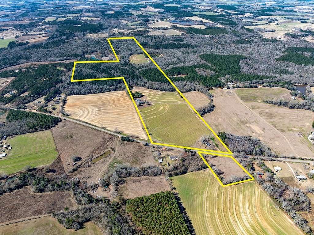 129 Acres of Recreational Land with Home for Sale in Slocomb, Alabama