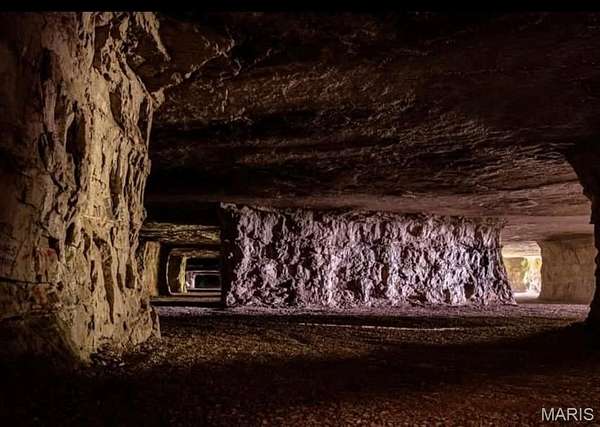 49 Acres of Commercial Land for Sale in Elsberry, Missouri