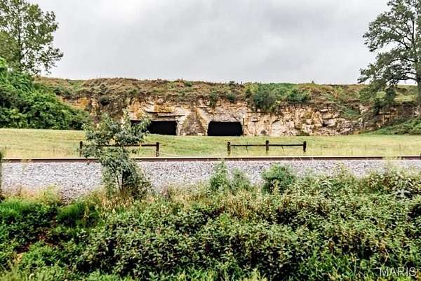 49 Acres of Commercial Land for Sale in Elsberry, Missouri