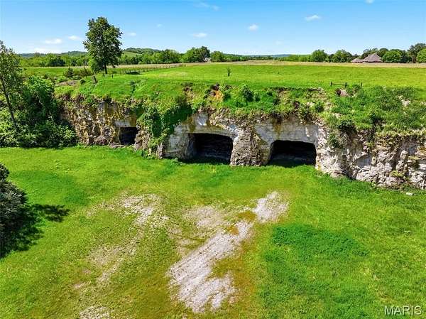 49 Acres of Commercial Land for Sale in Elsberry, Missouri