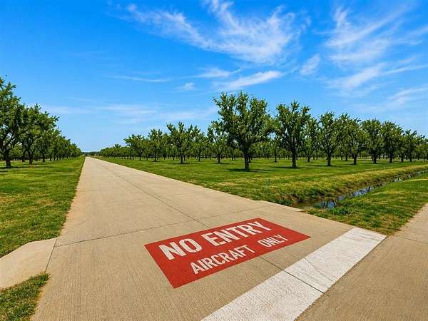 1.5 Acres of Residential Land for Sale in Granbury, Texas