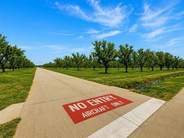 1.5 Acres of Residential Land for Sale in Granbury, Texas