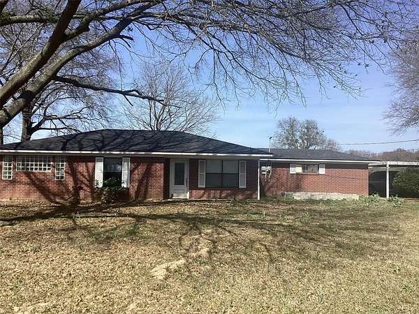 9.79 Acres of Land with Home for Sale in Malakoff, Texas