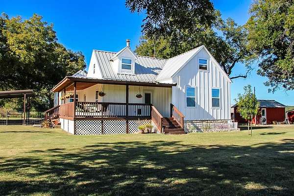 21.9 Acres of Agricultural Land with Home for Sale in Clifton, Texas