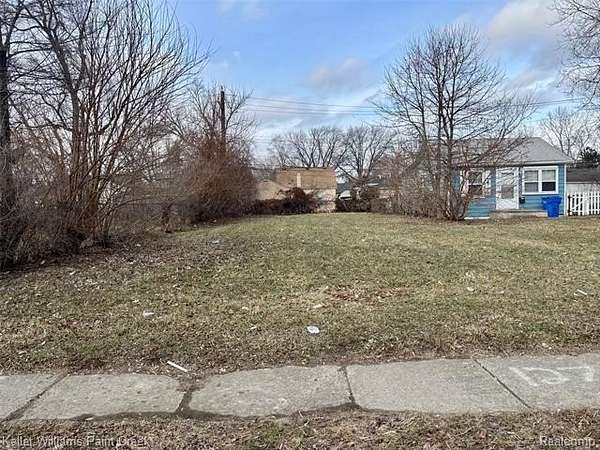 0.11 Acres of Residential Land for Sale in Warren, Michigan