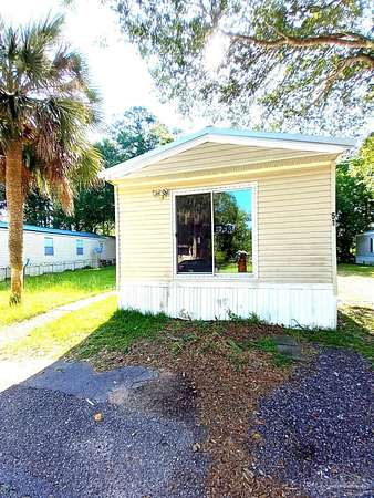 2.2 Acres of Land with Home for Lease in Pensacola, Florida