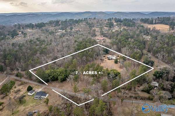 7 Acres of Land with Home for Sale in Gadsden, Alabama