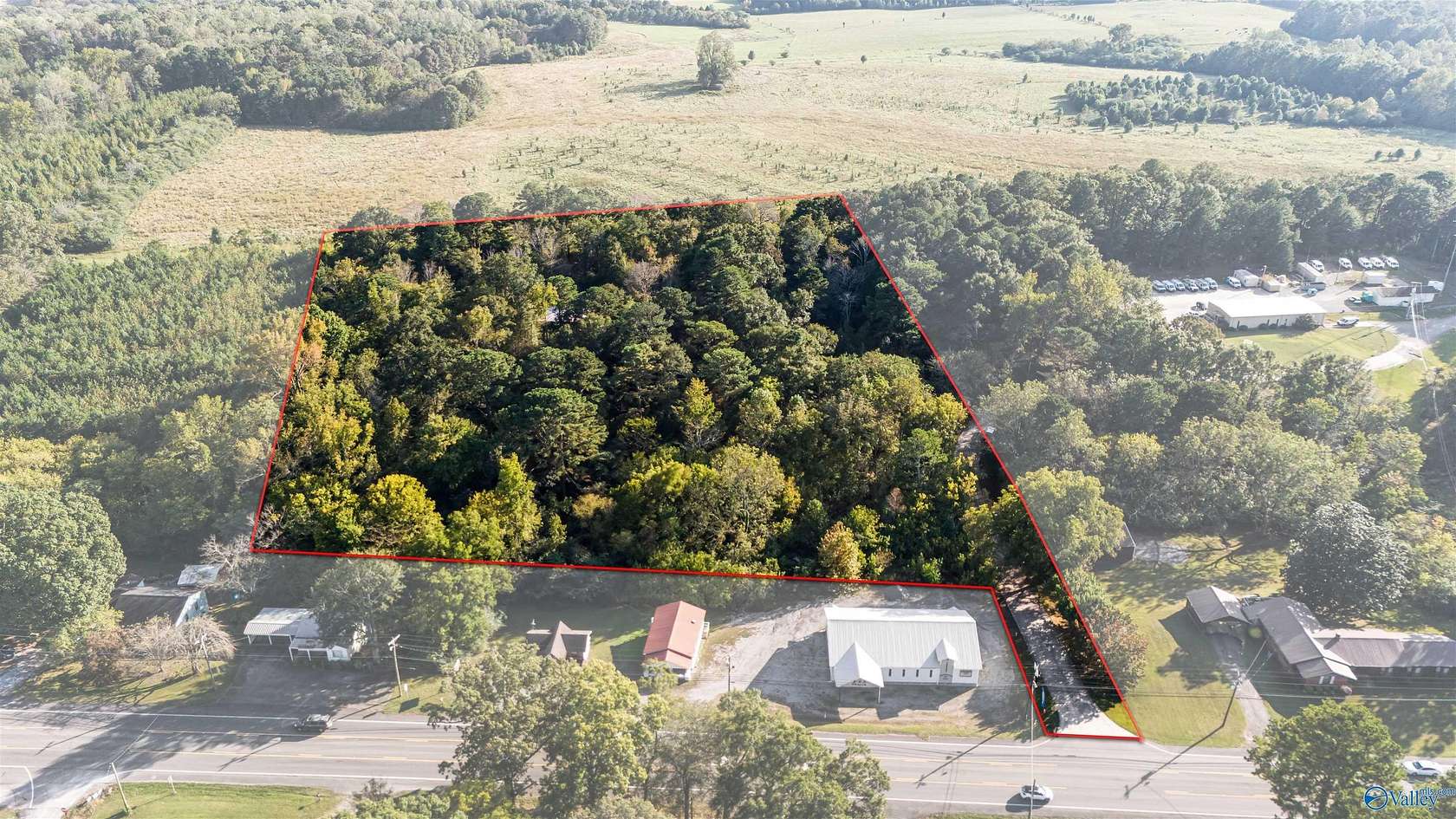 7 Acres of Improved Commercial Land for Sale in Cullman, Alabama