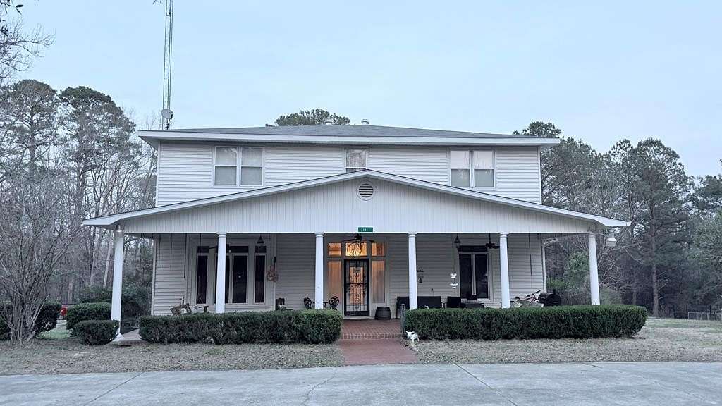 25 Acres of Land with Home for Sale in Ozark, Alabama