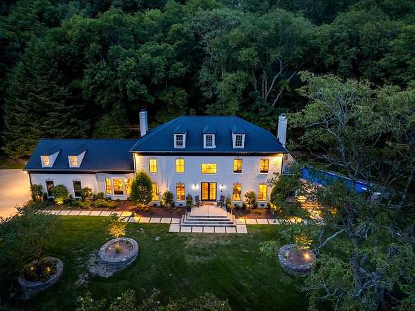 5.5 Acres of Land with Home for Sale in Franklin, Tennessee